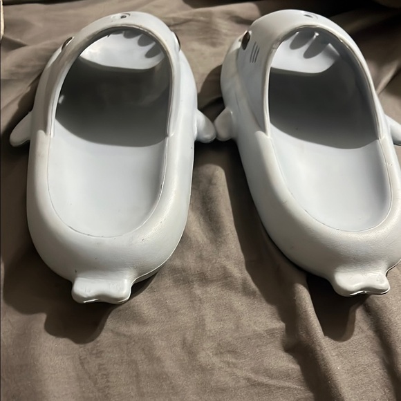 Shark Design Gray Men's Sandals - Picture 3 of 5